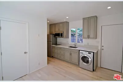 836 Hilldale Ave, West Hollywood, CA 90069 - Photo 25
