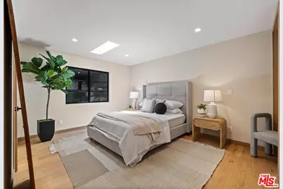 14537 Hesby St, Sherman Oaks, CA 91403 - Photo 17