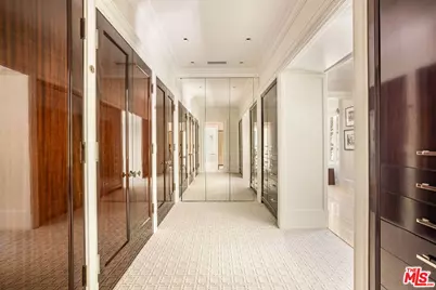 2401 Bowmont Dr, Beverly Hills, CA 90210 - Photo 29