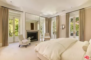 2401 Bowmont Dr, Beverly Hills, CA 90210 - Photo 25