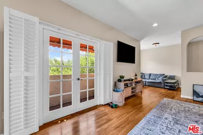 1073 S Mansfield Ave, Los Angeles, CA 90019 - Photo 17