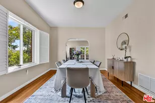 1073 S Mansfield Ave, Los Angeles, CA 90019 - Photo 11