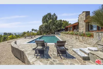 22456 Carbon Mesa Rd, Malibu, CA 90265 - Photo 35