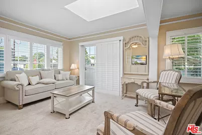 11538 La Maida St, Valley Village, CA 91601 - Photo 7