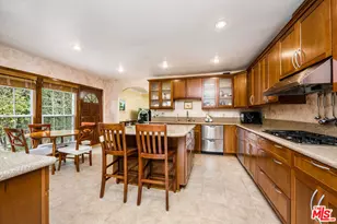 257 S Van Ness Ave, Los Angeles, CA 90004 - Photo 9