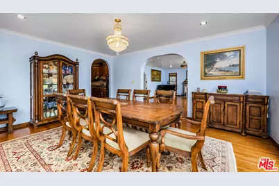 257 S Van Ness Ave, Los Angeles, CA 90004 - Photo 7