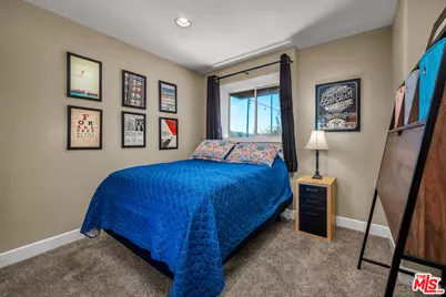 1948 Sunflower Ave, Los Angeles, CA 90039 - Photo 15