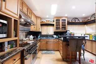 3201 Benedict Canyon Drive, Beverly Hills, CA 90210 - Photo 9