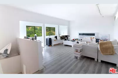 3201 Benedict Canyon Dr, Beverly Hills, CA 90210 - Photo 21