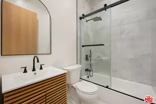 17510 Miranda St, Encino, CA 91316 - Photo 9