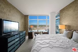 13700 Marina Pointe Dr, Marina del Rey, CA 90292 - Photo 17