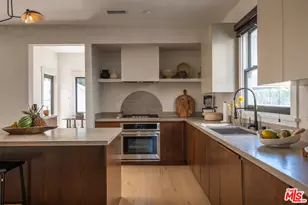 1715 S Kingsley Dr, Los Angeles, CA 90006 - Photo 1