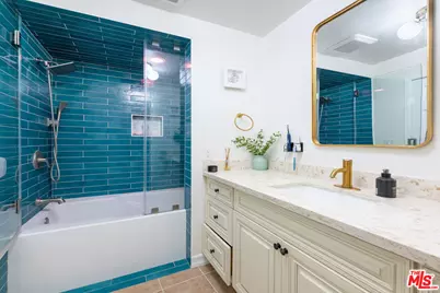 701 Country Club Dr, Burbank, CA 91501 - Photo 19
