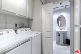 11322 Camarillo St, Toluca Lake, CA 91602 - Photo 13