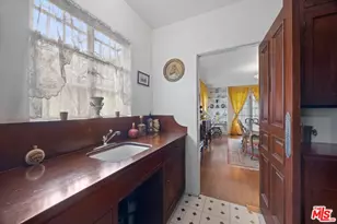 3806 Carnavon Way, Los Angeles, CA 90027 - Photo 13