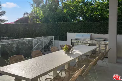 938 Palisades Beach Rd, Santa Monica, CA 90403 - Photo 13