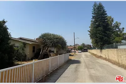 4455 N Lark Ellen Ln, Covina, CA 91722 - Photo 3
