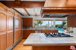 2200 Jeffersonia Way, Los Angeles, CA 90049 - Photo 17