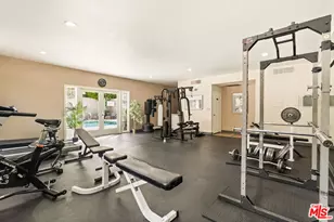 2222 N Beachwood Dr, Los Angeles, CA 90068 - Photo 17