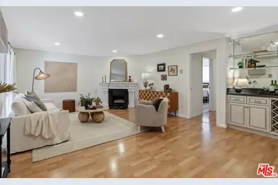 837 N West Knoll Dr #109, West Hollywood, CA 90069 - Photo 1