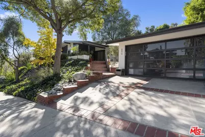 8670 Allenwood Rd, Los Angeles, CA 90046 - Photo 3