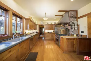 111 S Van Ness Ave, Los Angeles, CA 90004 - Photo 13