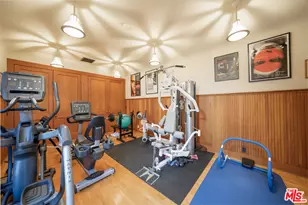 111 S Van Ness Ave, Los Angeles, CA 90004 - Photo 45