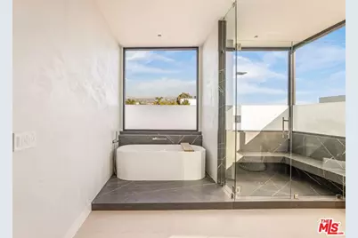 9405 Sierra Mar Pl, Los Angeles, CA 90069 - Photo 27