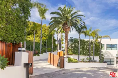 9405 Sierra Mar Pl, Los Angeles, CA 90069 - Photo 5