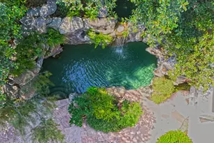 601 Tuallitan Rd, Los Angeles, CA 90049 - Photo 23