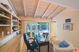 601 Tuallitan Rd, Los Angeles, CA 90049 - Photo 11