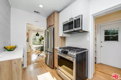 2446 Cheremoya Ave, Los Angeles, CA 90068 - Photo 19