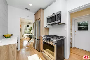 2446 Cheremoya Ave, Los Angeles, CA 90068 - Photo 19