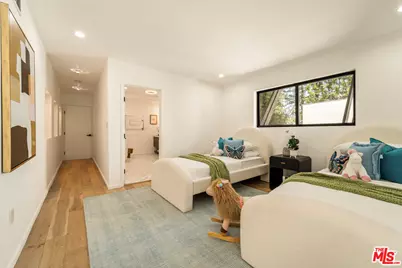 11587 Sunshine Ter, Studio City, CA 91604 - Photo 29