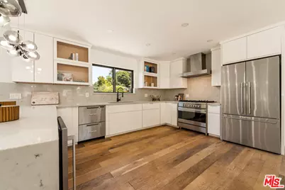 11587 Sunshine Ter, Studio City, CA 91604 - Photo 9