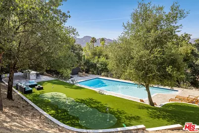 9425 Gierson Ave, Chatsworth, CA 91311 - Photo 11