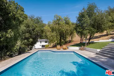 9425 Gierson Ave, Chatsworth, CA 91311 - Photo 5