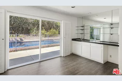 15508 Royal Ridge Rd, Sherman Oaks, CA 91403 - Photo 19