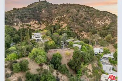 10220 Scenario Ln, Los Angeles, CA 90077 - Photo 5