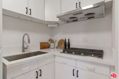 31567 Lindero Canyon Rd #3, Westlake Village, CA 91361 - Photo 9