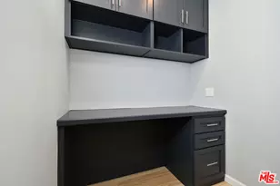 22025 De La Osa St, Woodland Hills, CA 91364 - Photo 37