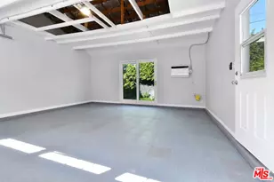 22025 De La Osa St, Woodland Hills, CA 91364 - Photo 55