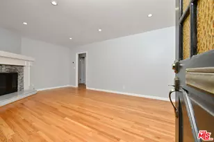22025 De La Osa St, Woodland Hills, CA 91364 - Photo 3