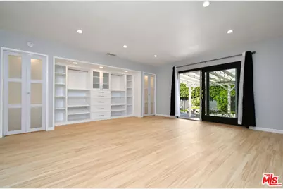 22025 De La Osa St, Woodland Hills, CA 91364 - Photo 43