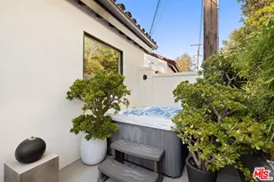 8583 Skyline Dr, Los Angeles, CA 90046 - Photo 23