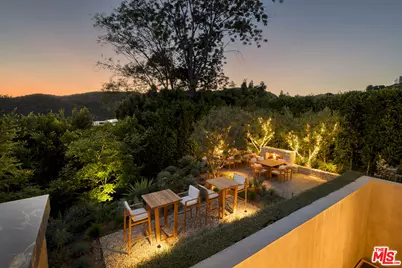 1529 Amalfi Dr, Pacific Palisades, CA 90272 - Photo 5