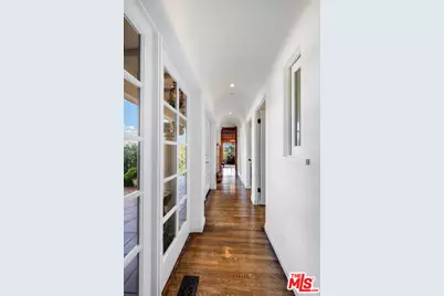 1046 Chautauqua Blvd, Pacific Palisades, CA 90272 - Photo 25