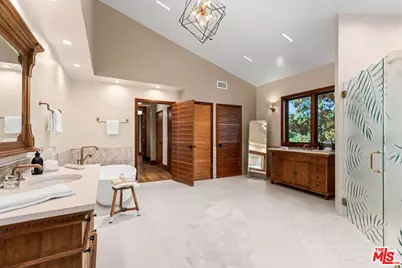 2468 Coldwater Canyon Dr, Beverly Hills, CA 90210 - Photo 19