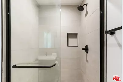 2652 S Mansfield Ave, Los Angeles, CA 90016 - Photo 17