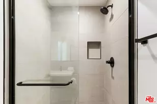 2652 S Mansfield Ave, Los Angeles, CA 90016 - Photo 17